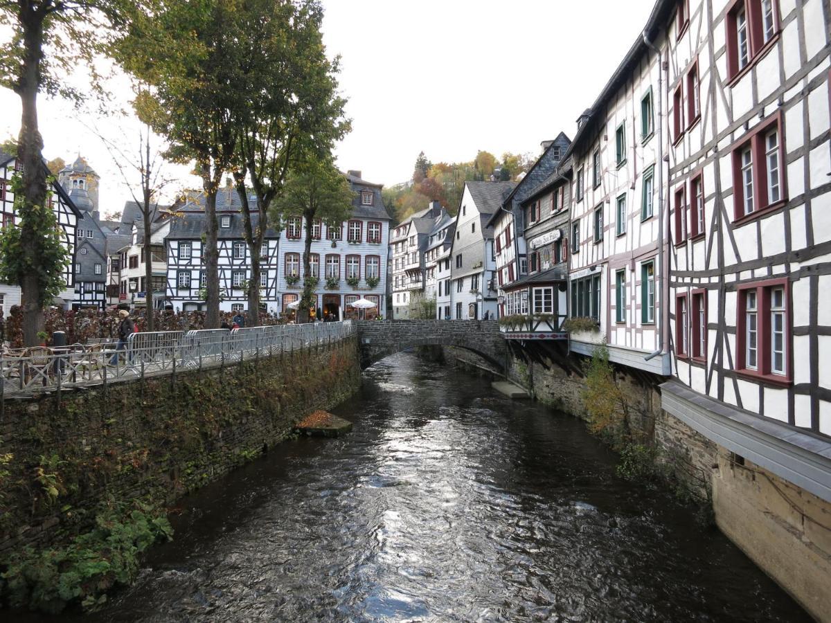 Historisches Haus Im Herzen Von Monschau Buitenkant foto