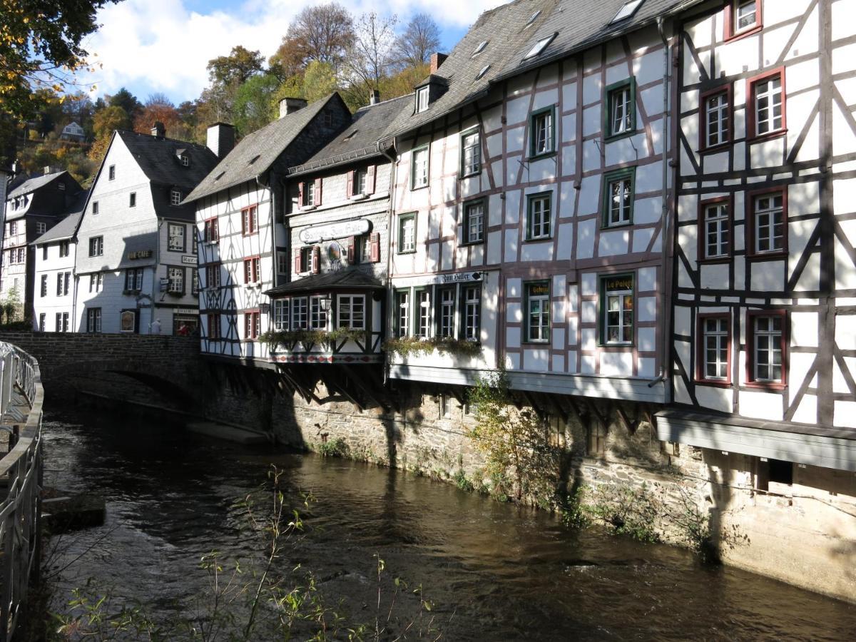 Historisches Haus Im Herzen Von Monschau Buitenkant foto