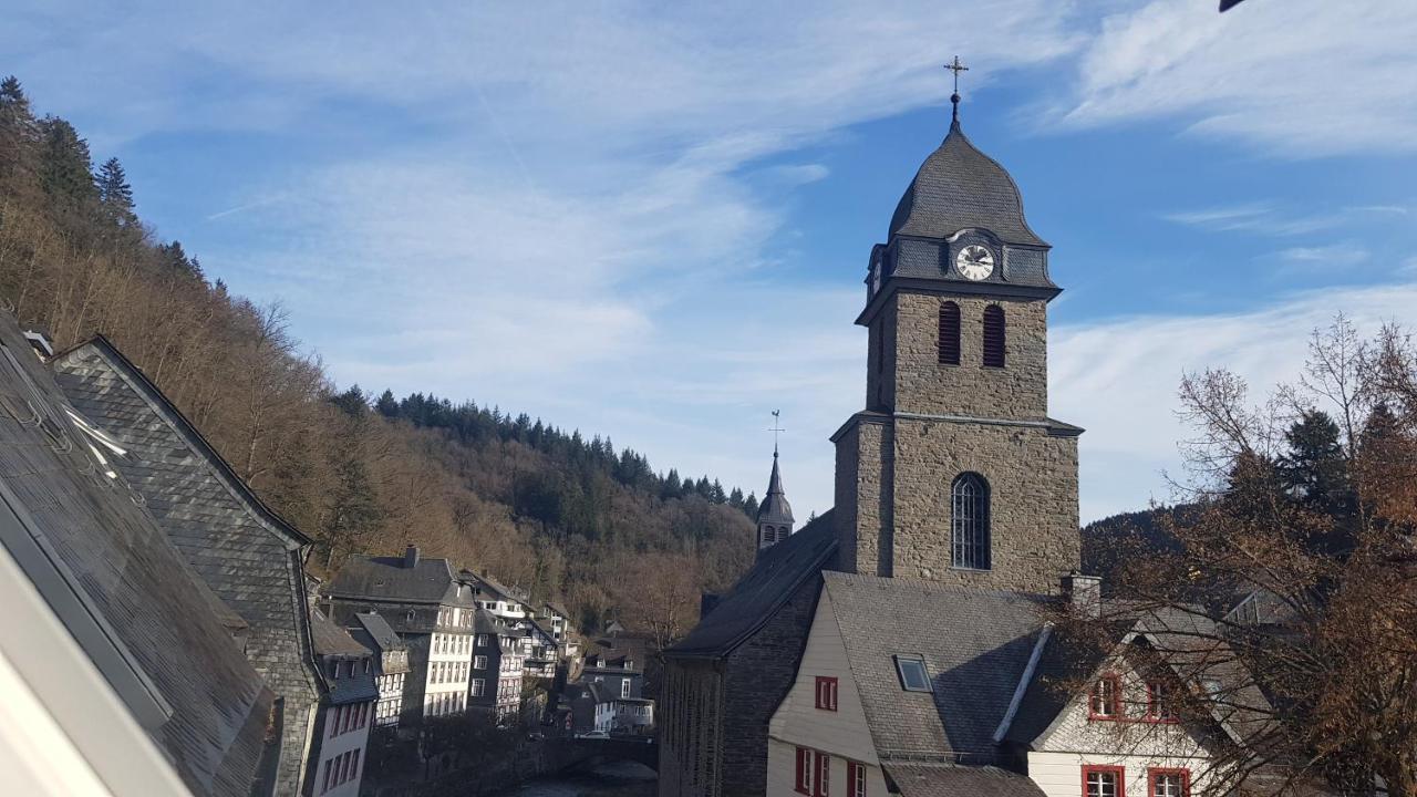 Historisches Haus Im Herzen Von Monschau Buitenkant foto