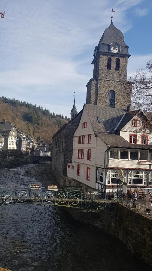 Historisches Haus Im Herzen Von Monschau Buitenkant foto